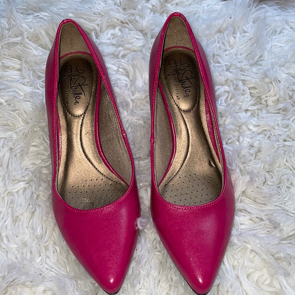 Life Stride pink heels size 7.5